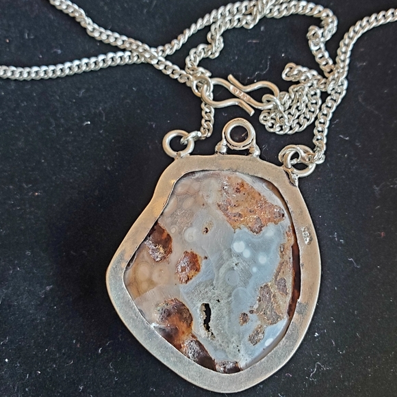 New Agate Geode Druzy and Amethyst Silver Necklace - Picture 11 of 16